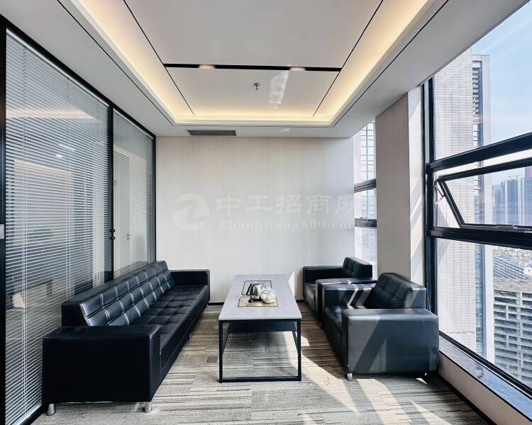 龙华地铁口带家私办公室出租250平3+1格局豪华精装全套家私