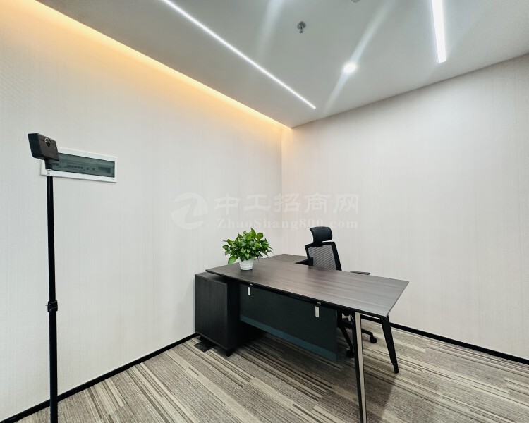 龙华地铁口带家私办公室出租250平3+1格局豪华精装全套家私