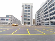 黄江临深标准厂房三栋总面积4000方，空地大，形象好，易招工