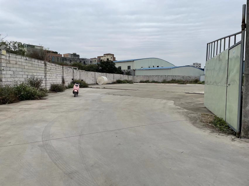 白云区竹料硬化空地2200方出租可拉集装箱住人2