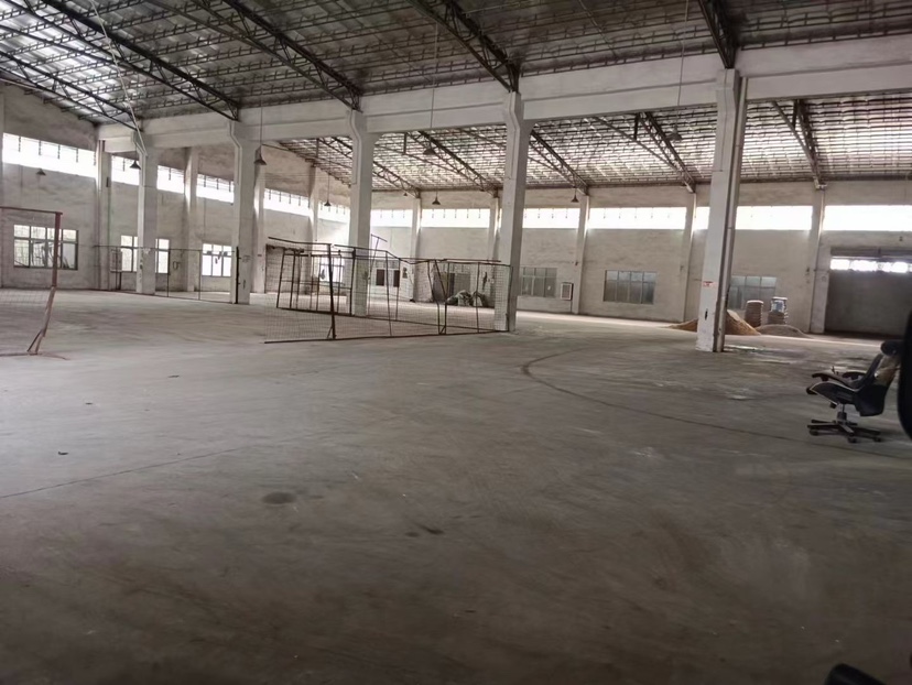 东凤电子城旁可做仓库，物流面积：4212方单价8.5