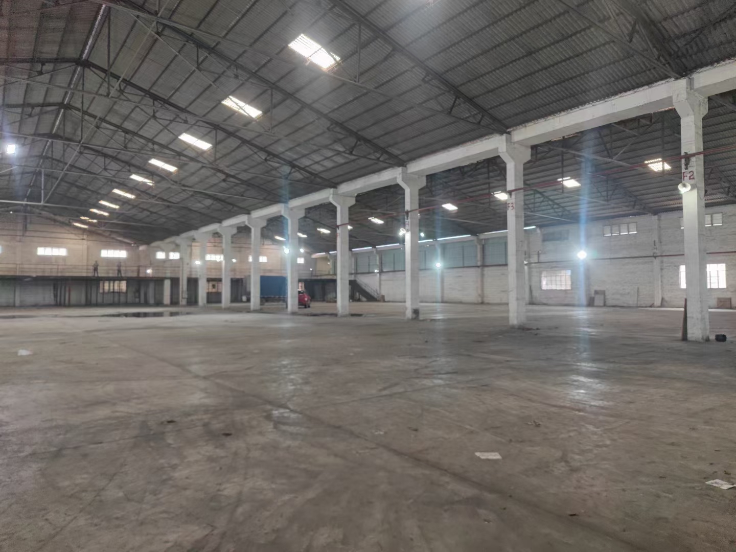 南庄新出14000平方钢结构仓库，大小面积分租，价格便宜
