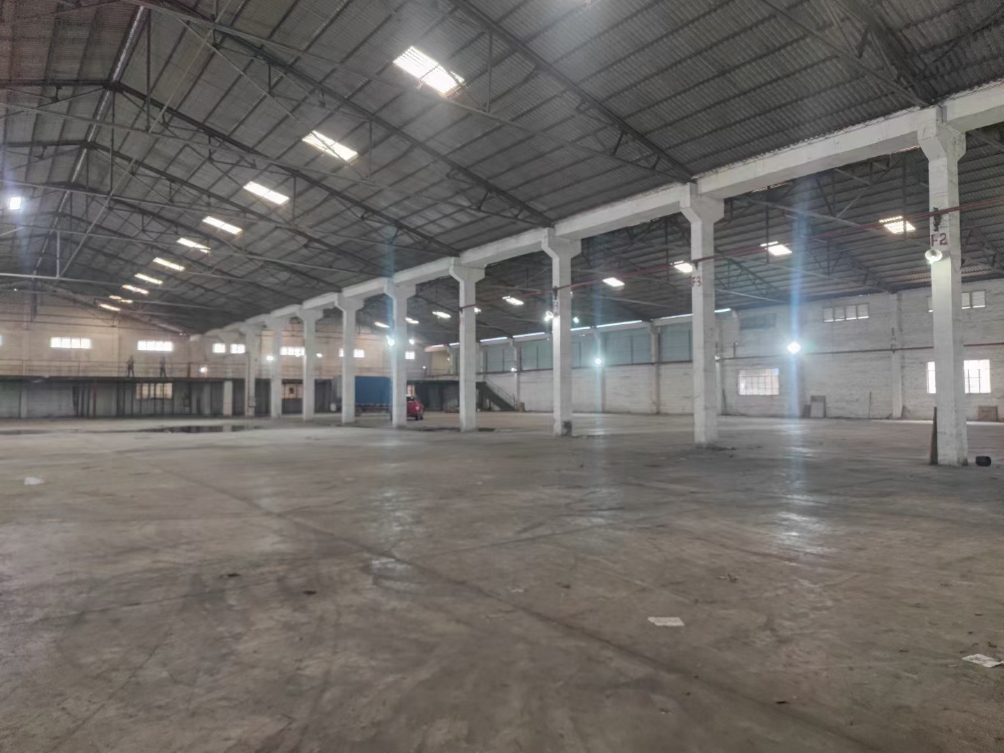 南庄新出14000平方钢结构仓库，大小面积分租，价格便宜，