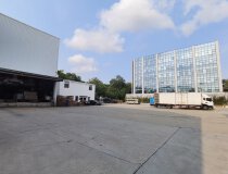 南山科技园单一层红钢构独院4000平厂房长100米宽40米