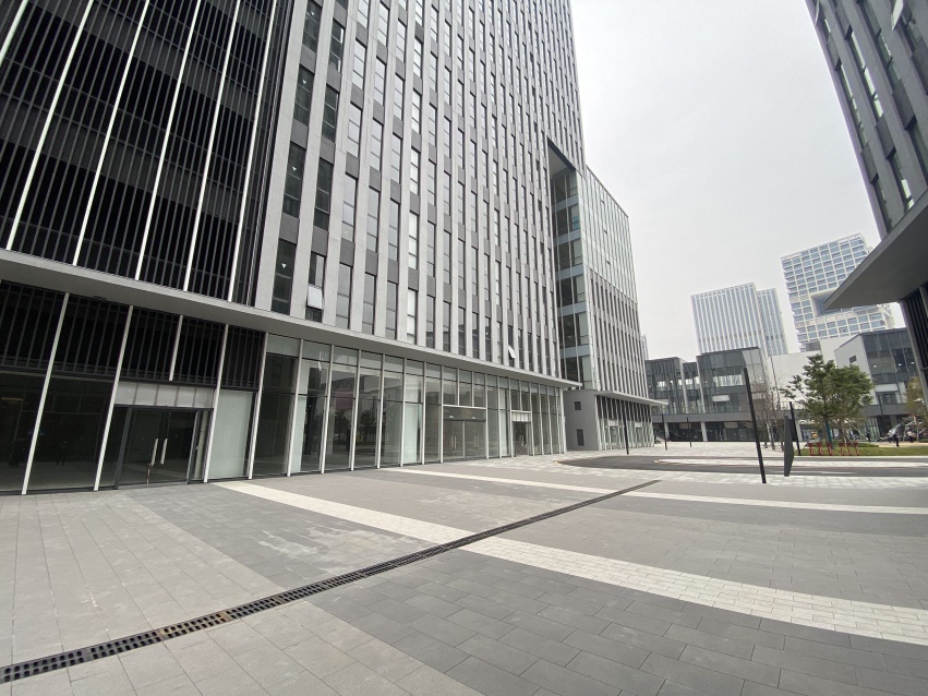 松岗地铁口附近全新红本工业上楼对外招租