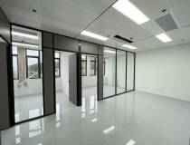 稀缺小面积，天河区柯木塱地铁站小面积精装修办公室92平出租。