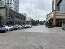 布吉丹竹头高新科技园新出原房东楼上1000平精装修厂房出租。