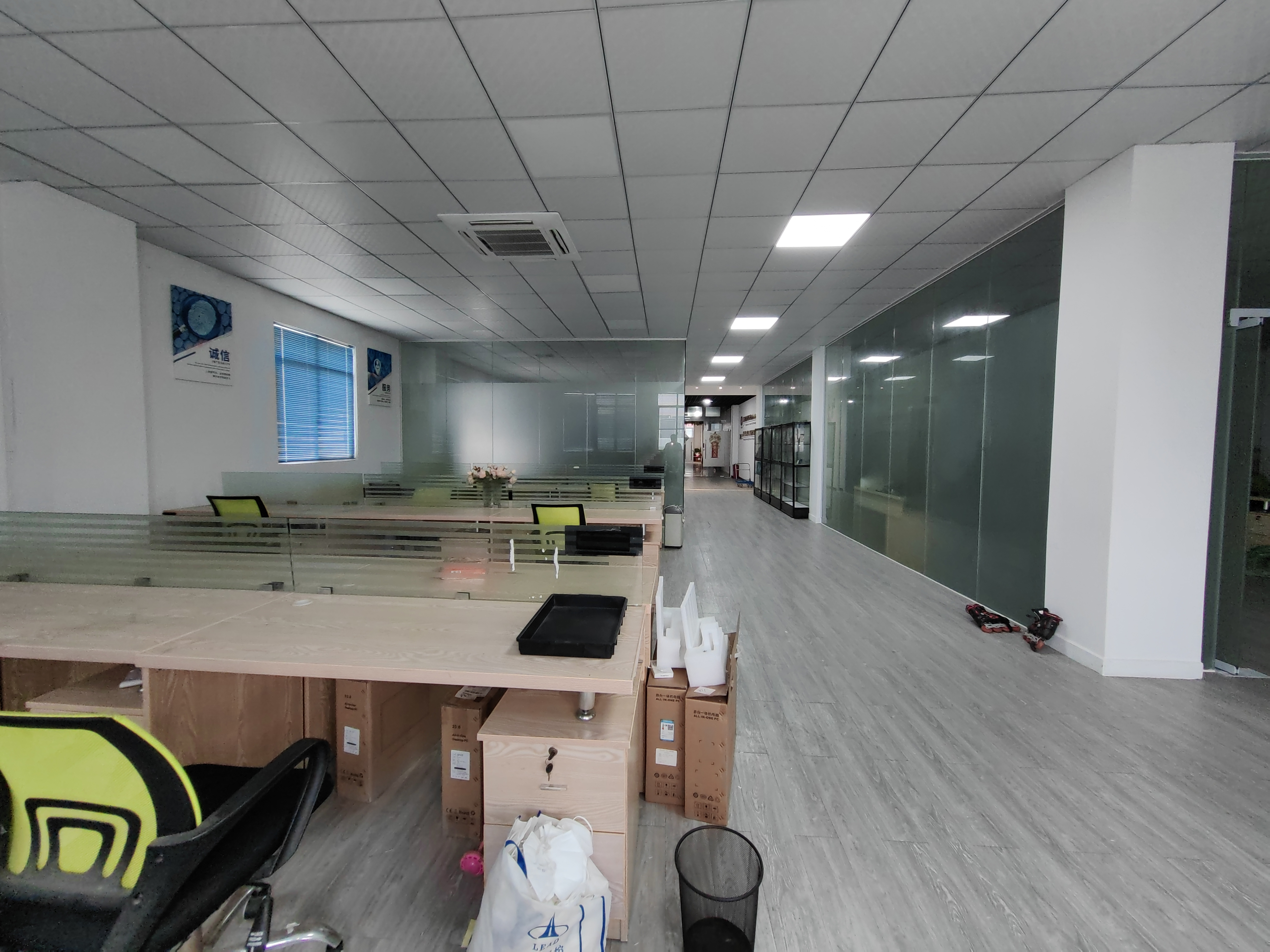 新塘镇太平洋工业区后门精装办公室370平方25元一平