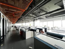 光明区凤凰城地铁口1200平豪华精装修办公室甲级写字楼