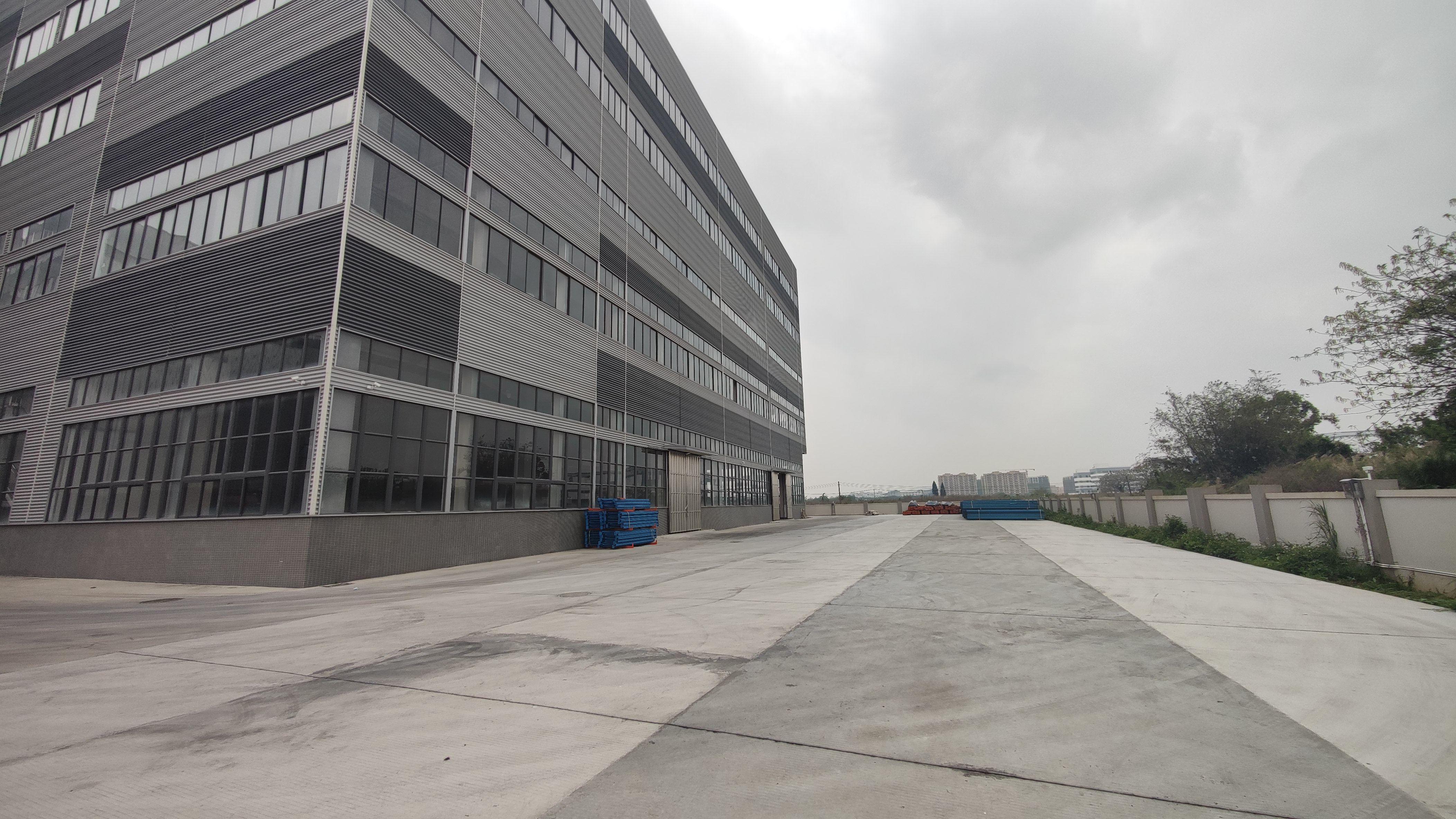 三水西南全新独栋标准厂房仓库出租一楼10米楼上8米可分租可办