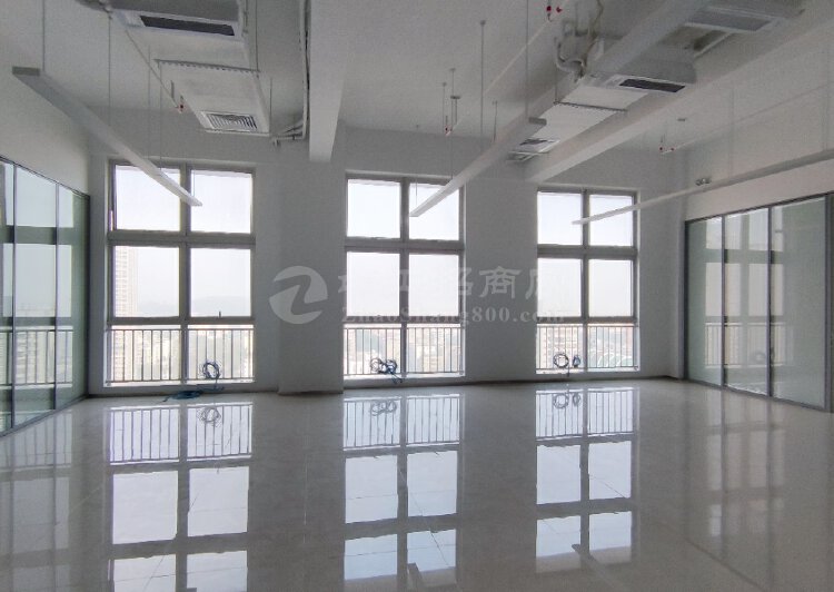 深圳坪山全新装修小面积大面积办公室写字楼公寓可注册商住两用6