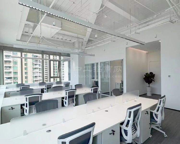 宝安宝华地铁口，甲级写字楼整层办公室2000平，带办公家具