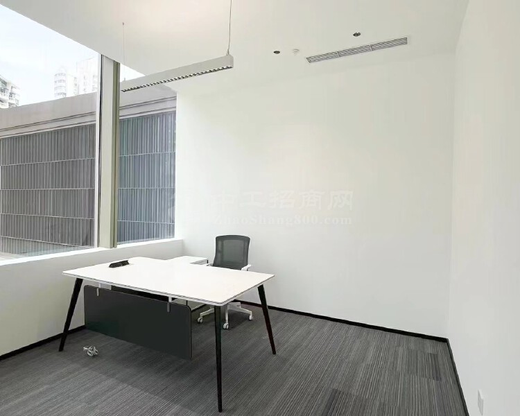 宝安宝华地铁口，甲级写字楼整层办公室2000平，带办公家具