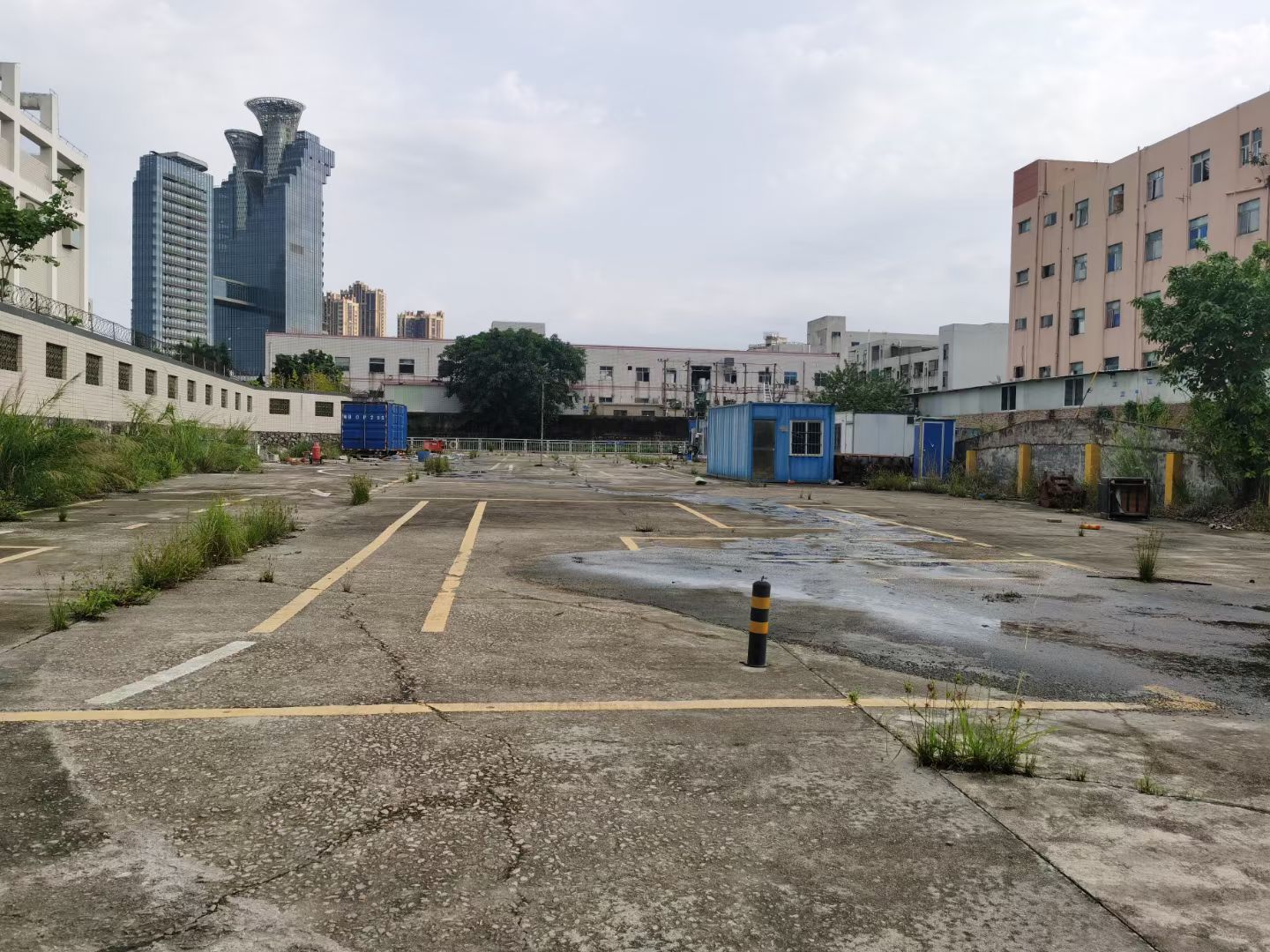 松岗硬化空地6000平方出租现成驾校3