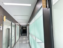 广州市黄浦区大沙地地铁口附近办公室123平落地窗采光好