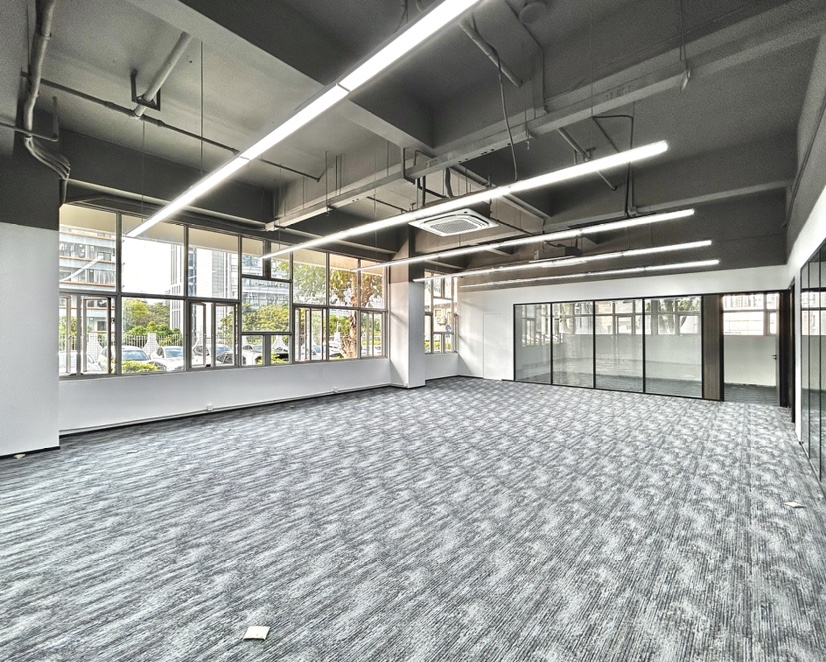 展厅办公首选科技园麻雀岭工业区新装500平一楼层高4.5米
