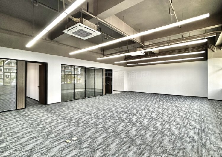 展厅办公首选科技园麻雀岭工业区新装500平一楼层高4.5米1