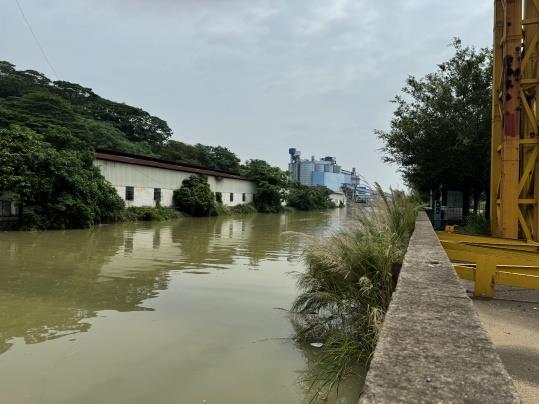 港口码头带营运许可证带建筑空地5万平方出租可分租4