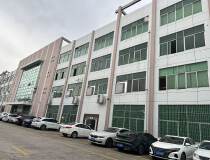 东城周屋大兴工业园出租标准厂房1楼。