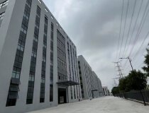 特价出租！黄埔区科学城新出楼上2300平全新标准厂房出租。