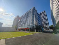 黄埔区科学城神舟路地铁口新出楼上1700平全新标准厂房出租！