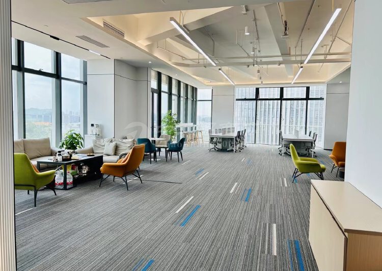 平湖金融基地楼上办公室80平方起租，精装办公室3