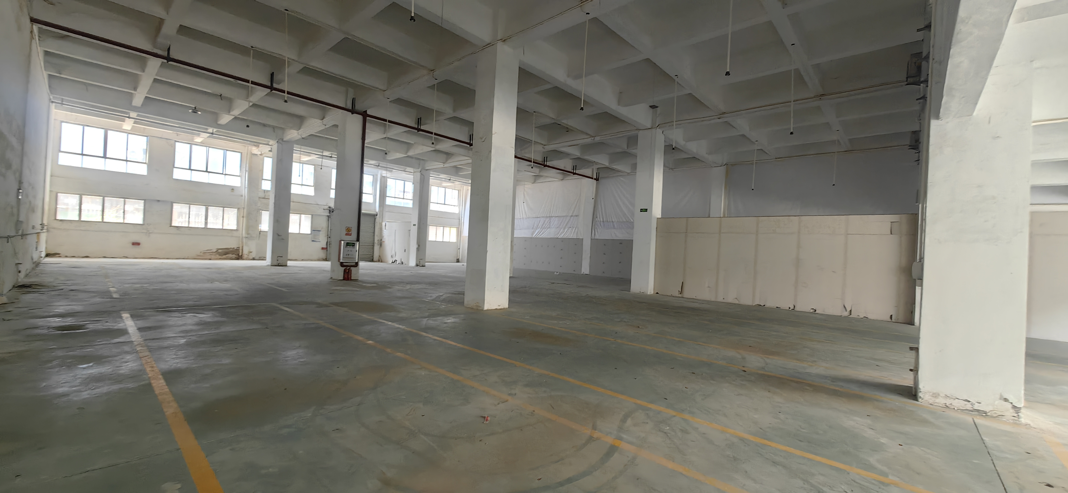 新塘镇夏埔工业区重工业厂房一楼仓库出租1200平米
