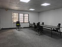 天河区黄村小面积办公室89平出租，价格优异，配套齐全。