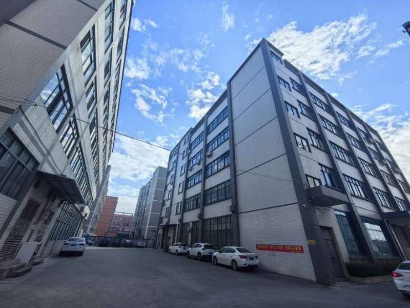新塘西洲工业区新出独院标准厂房仓库出租面积2860平方