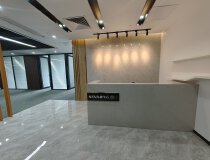 黄埔区神舟路地铁口，精装修办公室400平出租。