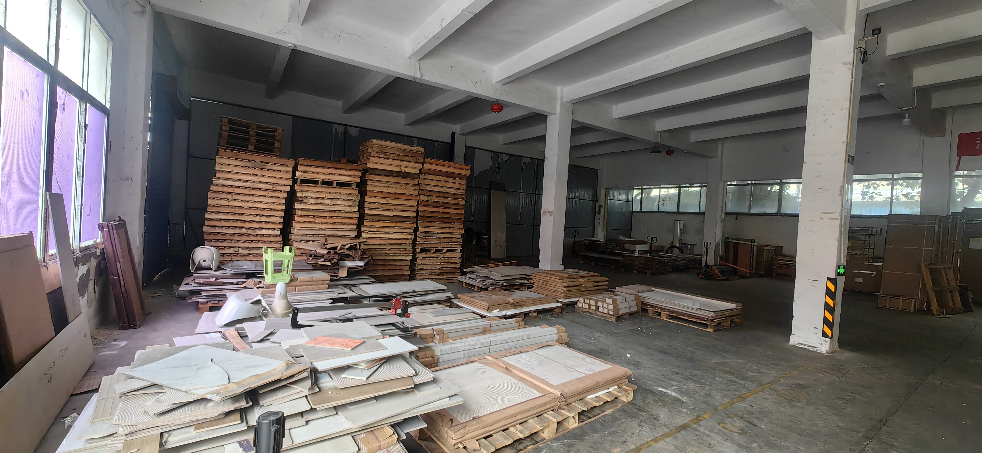 新塘镇沙村地铁口一楼厂房250平低价出租可做仓库