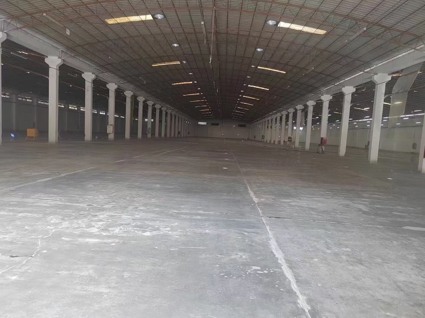 靠近广州布匹仓库，陈村镇广隆工业区新出13800方独院厂房