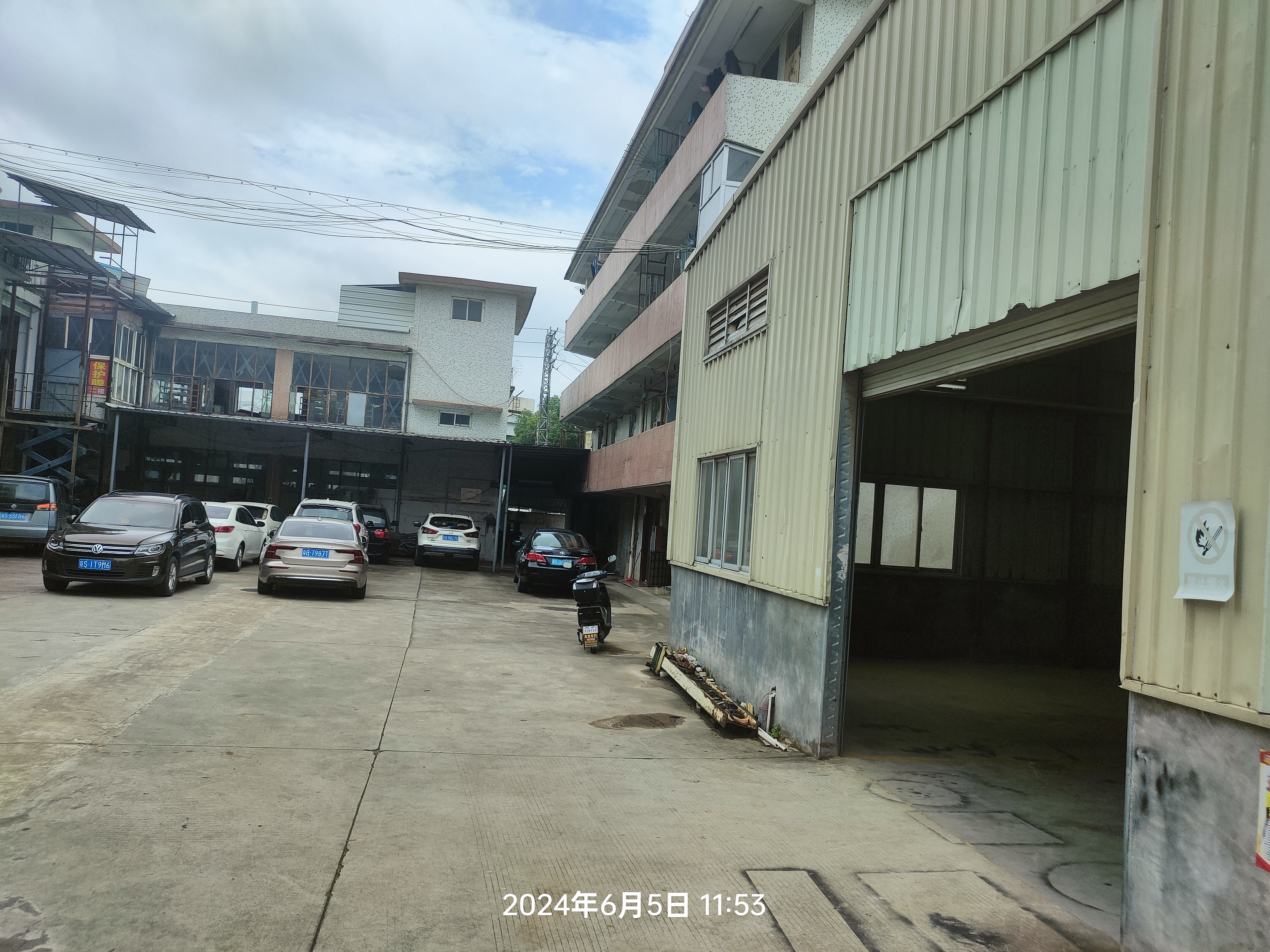 东莞市凤岗镇原房东龙平路主干道旁新出钢构厂房1250平