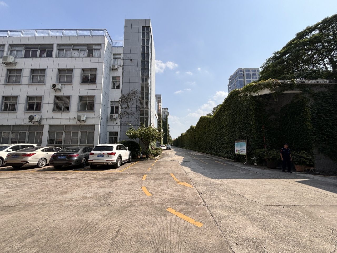 白云区太和镇民营科技园独栋3600方写字楼出租（可分租）2