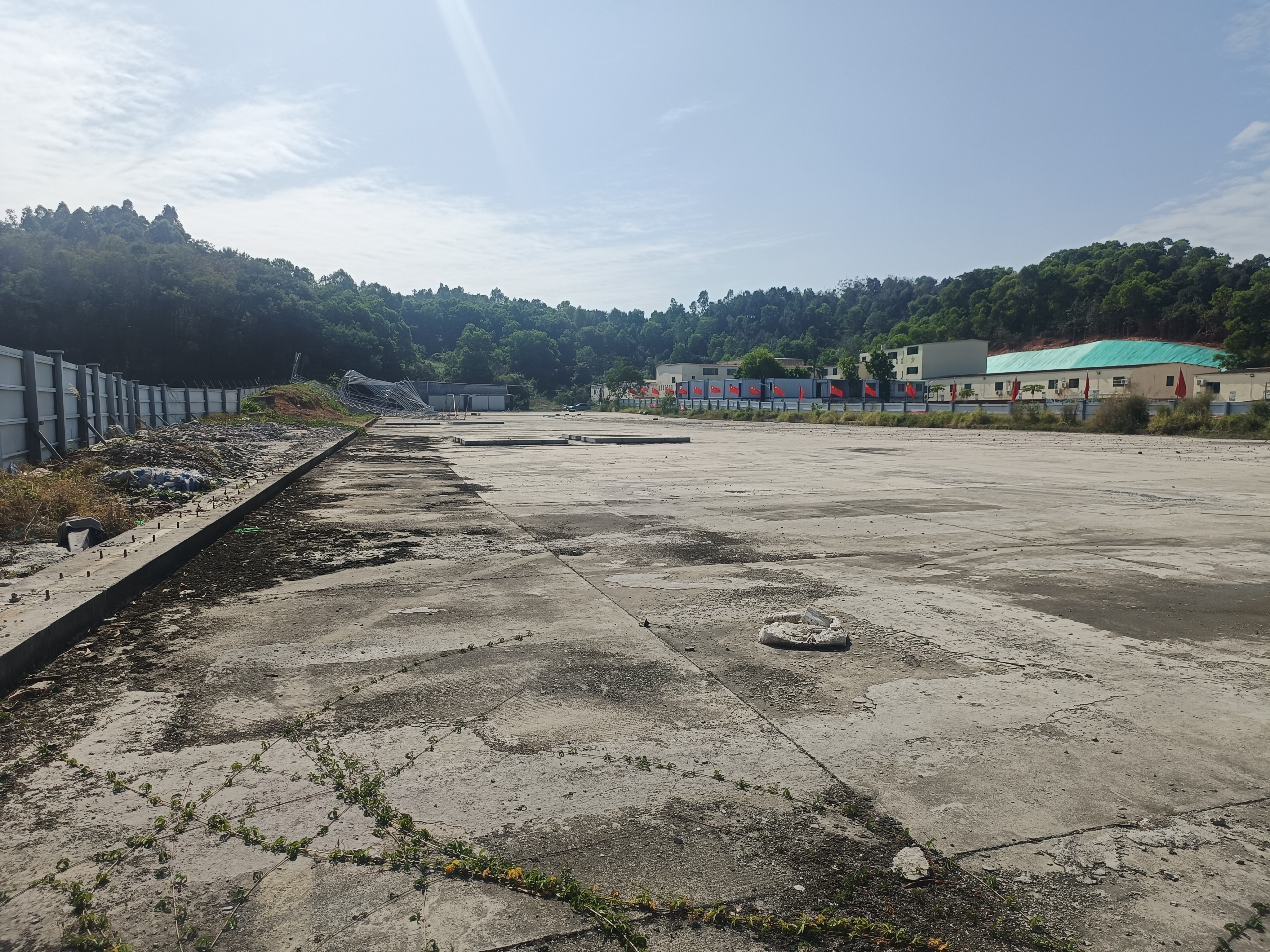 深圳龙华观澜7500平硬化空地4