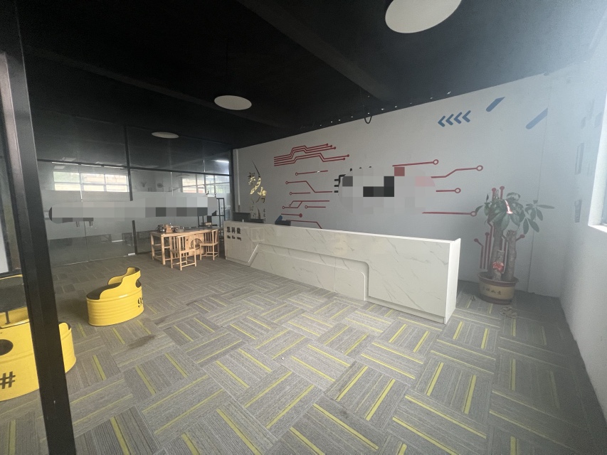 松岗东方联投沃尔玛对面新出三楼整层1100m²带精装修形象好