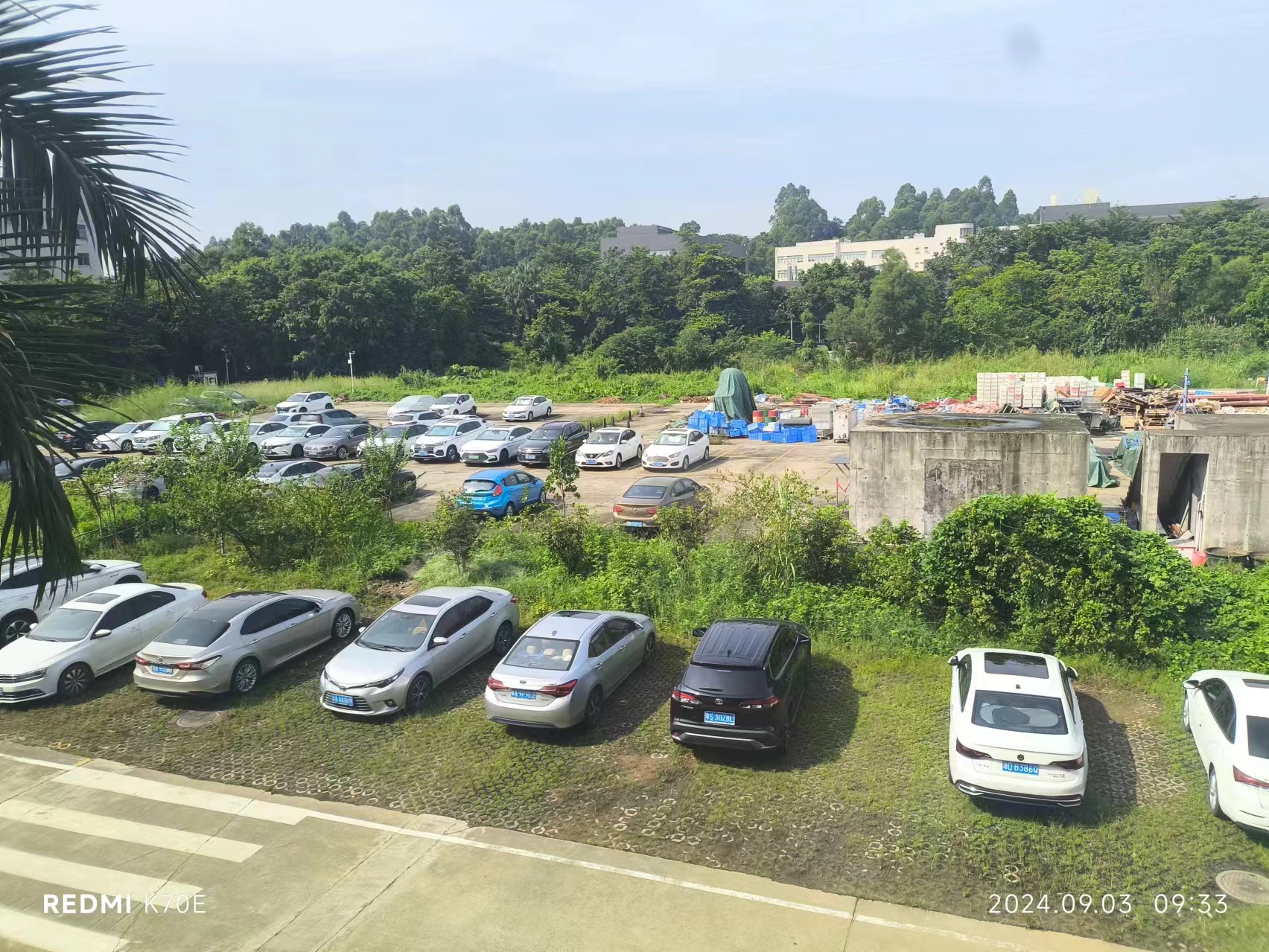 科学城马路边新出8000平空地可以做充电桩停车场。4