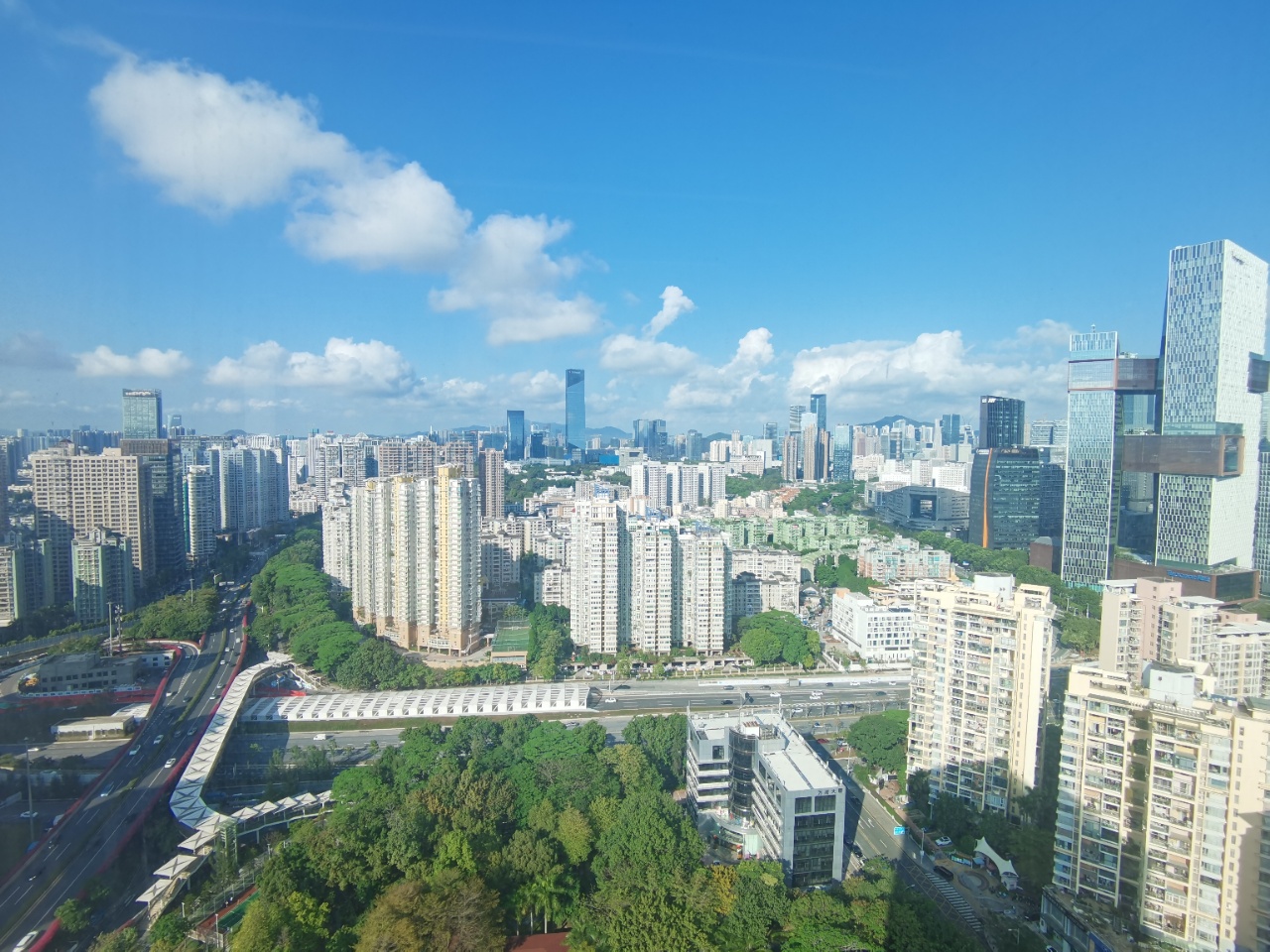 后海南山书城地铁站，茂业时代广场精装358平，电梯口看海景5