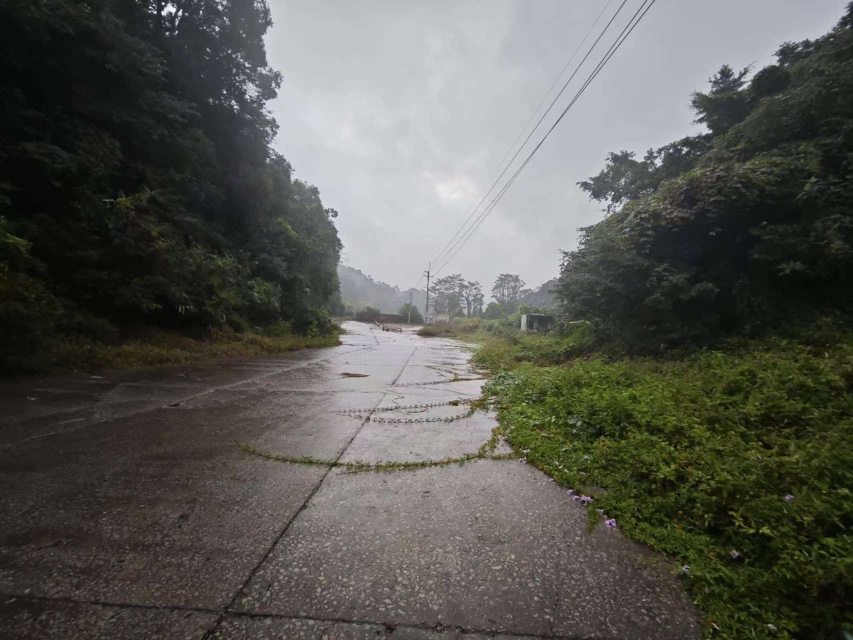 天河区沐陂西路空地5000千平出租，交通方便，可进大车，行业5