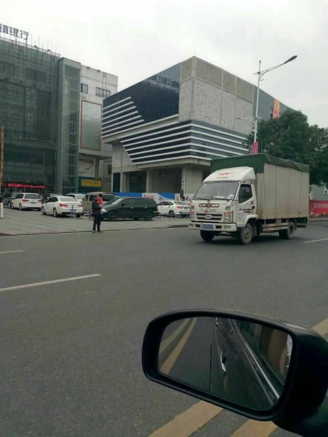 黄江镇中心全新商业楼1200平米招租