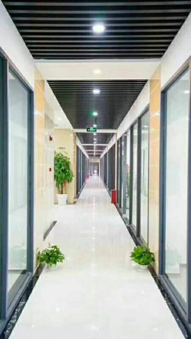 福永地铁口新出精装写字楼出租