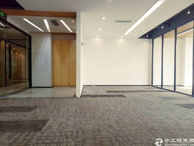 福永地铁站旁300平米精装修写字楼 拎包入驻
