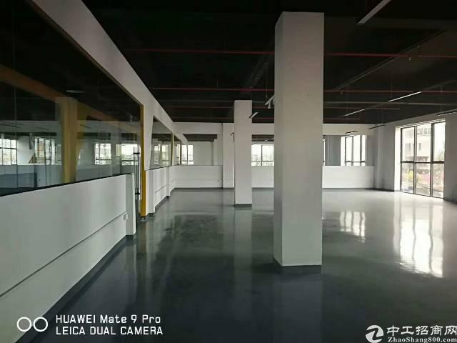龙岗吉祥地铁口带装修办公室招租