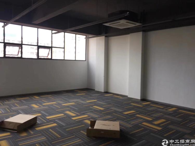 龙华油松中心区 精装修写字楼大小户型出租130平～1600平