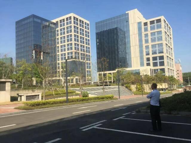 光明新出精装修,写字楼出租。