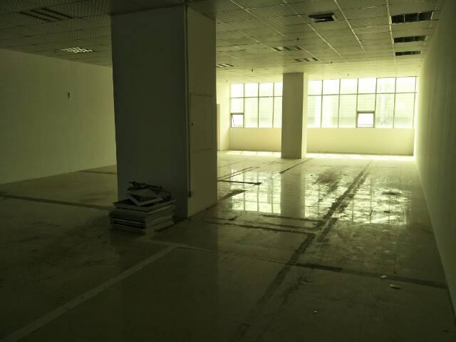 龙胜地铁站B出口旁新出267平方