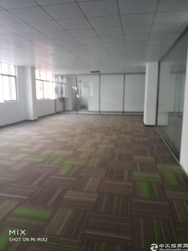 龙华新区清湖地铁站附近精装写字楼100起大小都有