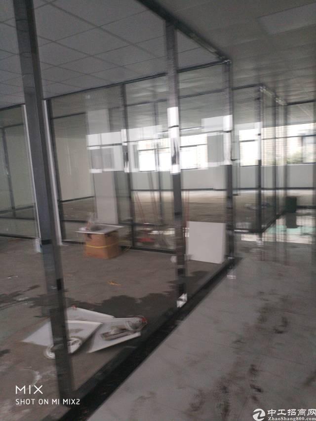龙华新区清湖地铁站附近精装写字楼100起大小都有