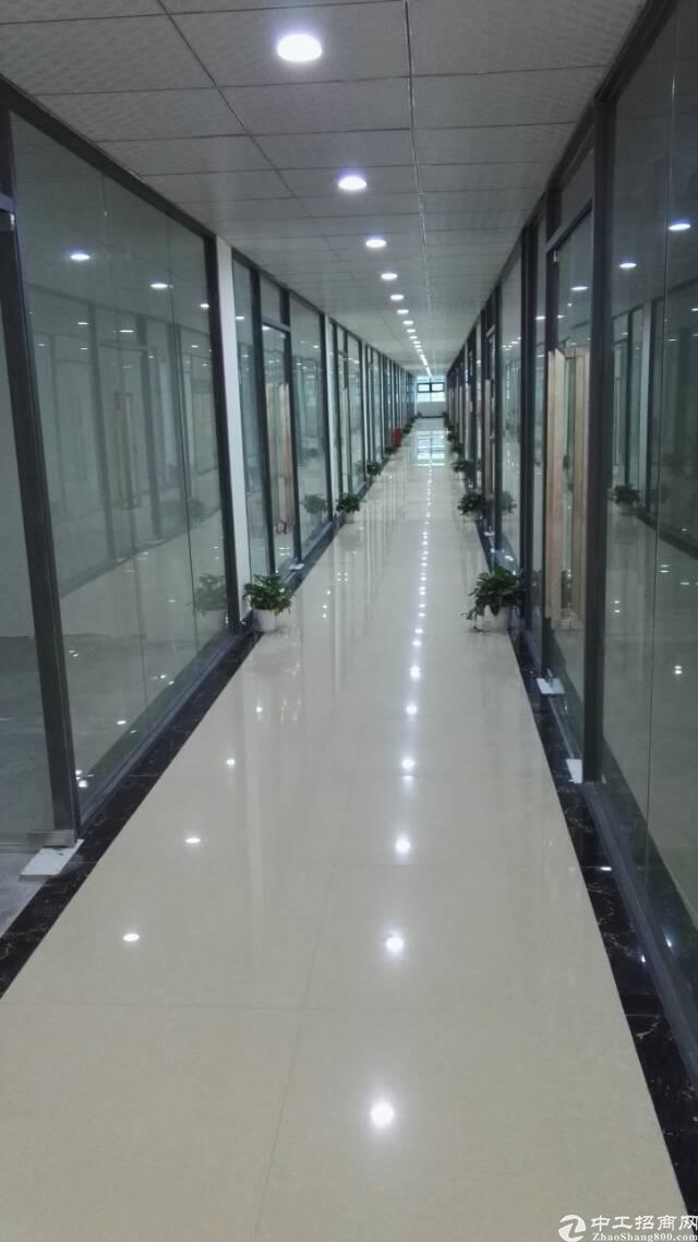 吉华路地铁口附近 丙级写字楼 方正实用