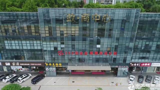 清湖地铁口632面积物业直租